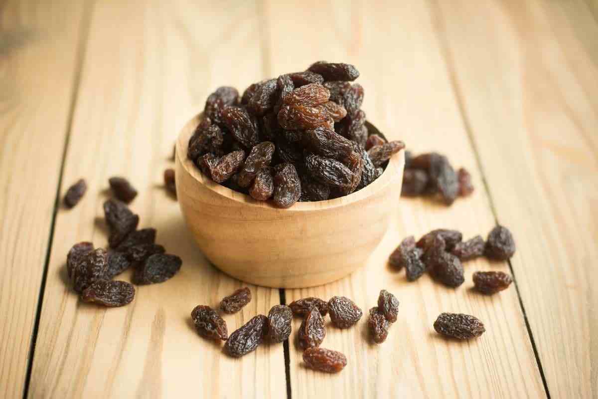 کشمش پلویی آفتاب خشک با شیرینی طبیعی و بافت مناسب
